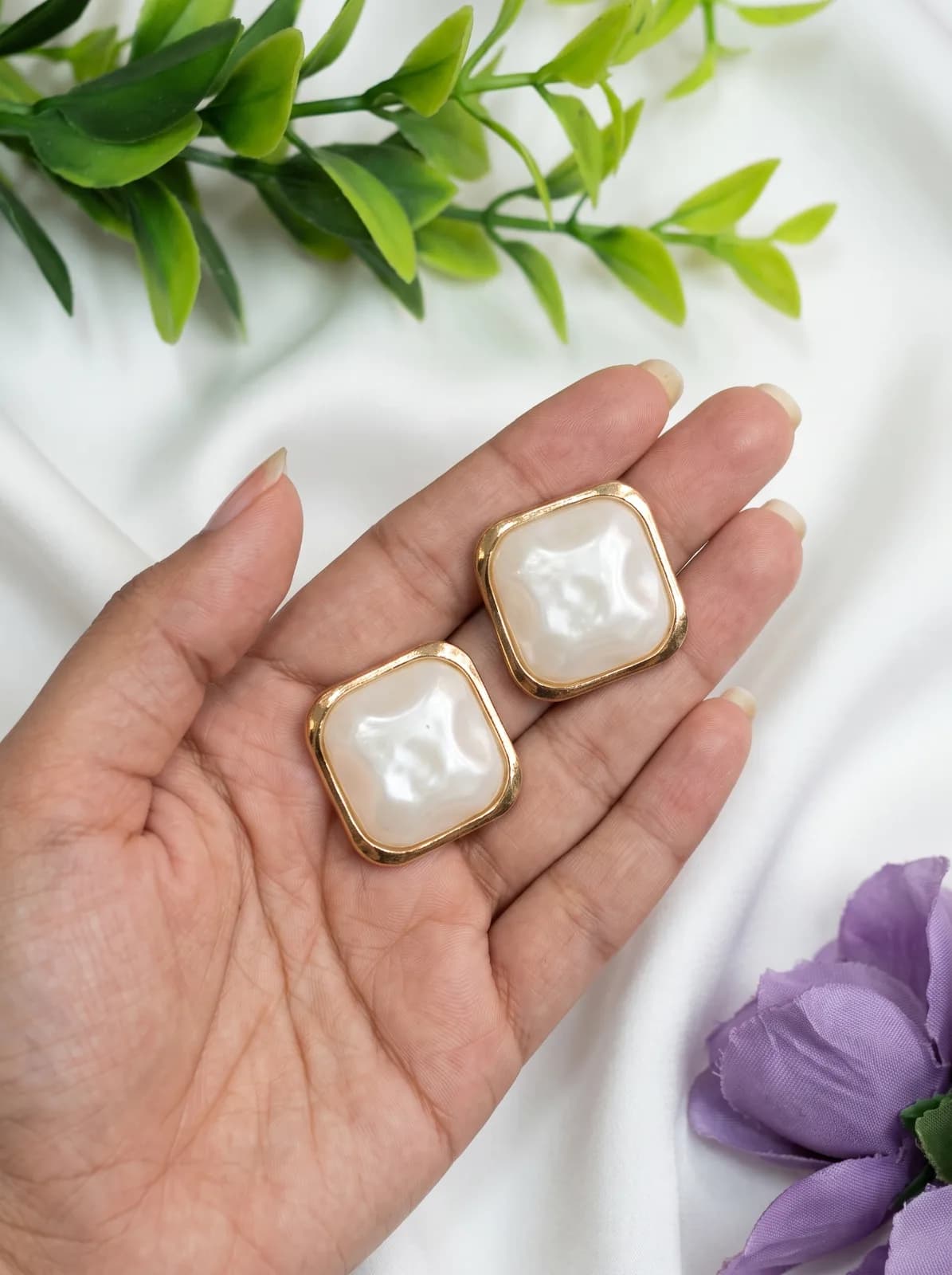 STUDS EARRINGS